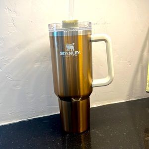 Stanley 40oz travel quench golden glass/ copper like new